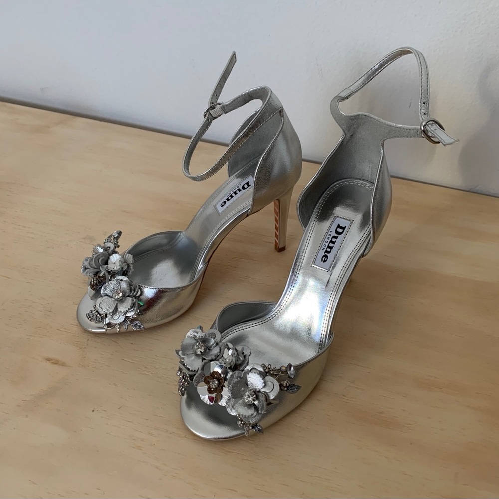 Metallic Flower Dune Heel